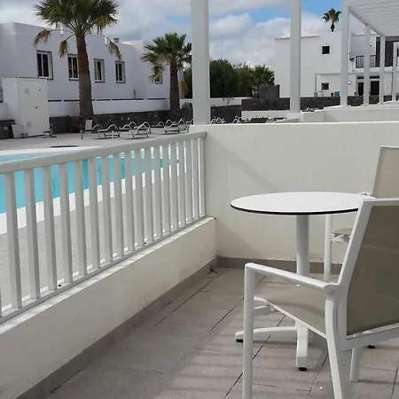 Gracioseros Sol Y Piscina * Puerto del Carmen (Lanzarote)