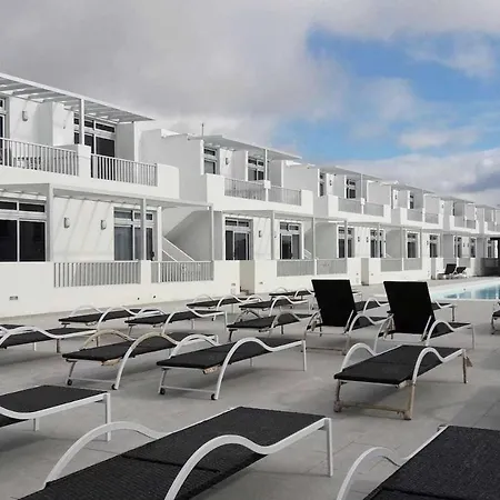 ** Los Gracioseros ** Sol Y Piscina Puerto del Carmen (Lanzarote)