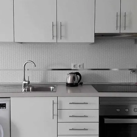 ** Los Gracioseros ** Sol Y Piscina * Puerto del Carmen (Lanzarote)